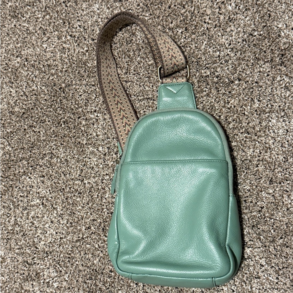 Hobo Cass Sling Bag